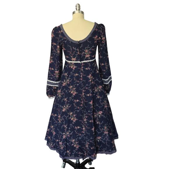 Gunne Sax Navy Blue Floral Midi Dress Size 9 S Prairie Calico Lace Polka Dot - Picture 7 of 9
